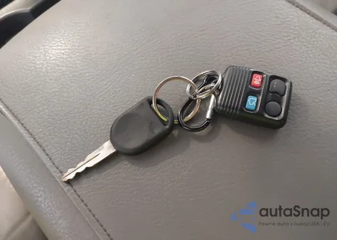 2003 Ford Expedition Xlt из США, поврежденный, VIN 1FMFU16L03LC13745